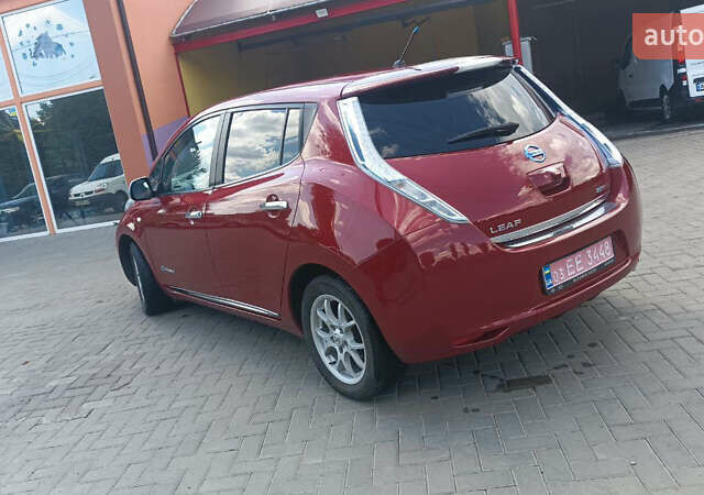 Красный Ниссан Лиф, объемом двигателя 0 л и пробегом 136 тыс. км за 8800 $, фото 25 на Automoto.ua