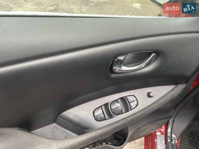 Червоний Ніссан Ліф, об'ємом двигуна 0 л та пробігом 160 тис. км за 8200 $, фото 7 на Automoto.ua