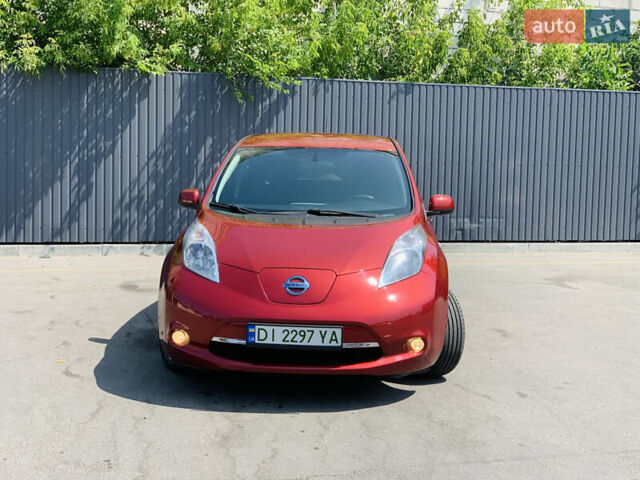 Красный Ниссан Лиф, объемом двигателя 0 л и пробегом 130 тыс. км за 8100 $, фото 1 на Automoto.ua