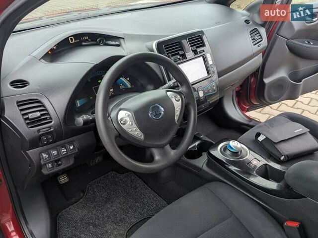Червоний Ніссан Ліф, об'ємом двигуна 0 л та пробігом 135 тис. км за 5995 $, фото 22 на Automoto.ua