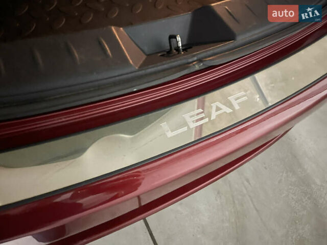 Красный Ниссан Лиф, объемом двигателя 0 л и пробегом 136 тыс. км за 8800 $, фото 33 на Automoto.ua