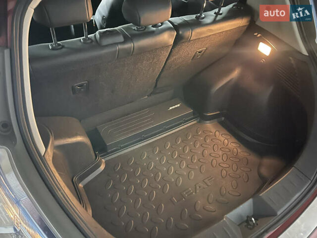 Красный Ниссан Лиф, объемом двигателя 0 л и пробегом 136 тыс. км за 8800 $, фото 34 на Automoto.ua