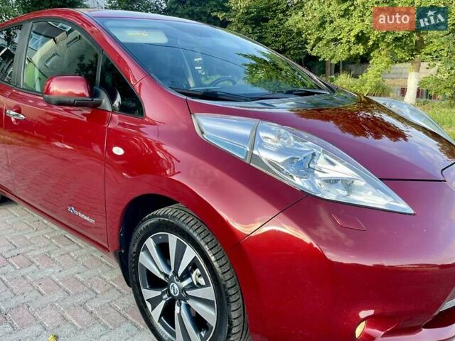 Ниссан Лиф 2014 в Виннице на Automoto.ua Красный Ниссан Лиф, объемом двигателя 0 л и пробегом 114 тыс. км за 6950 $, фото 6 на Automoto.ua