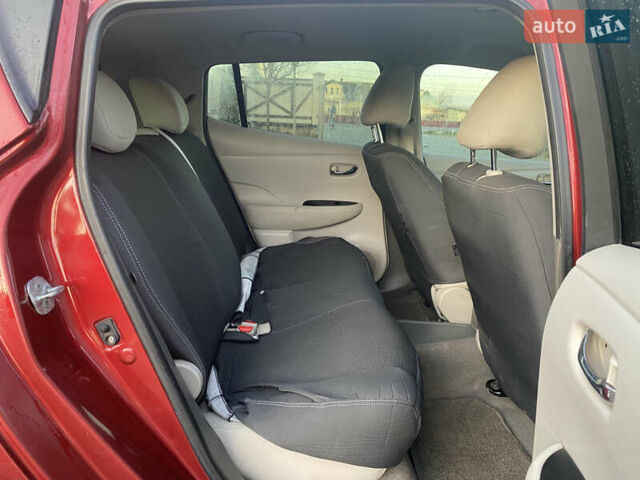 Красный Ниссан Лиф, объемом двигателя 0 л и пробегом 192 тыс. км за 5300 $, фото 26 на Automoto.ua
