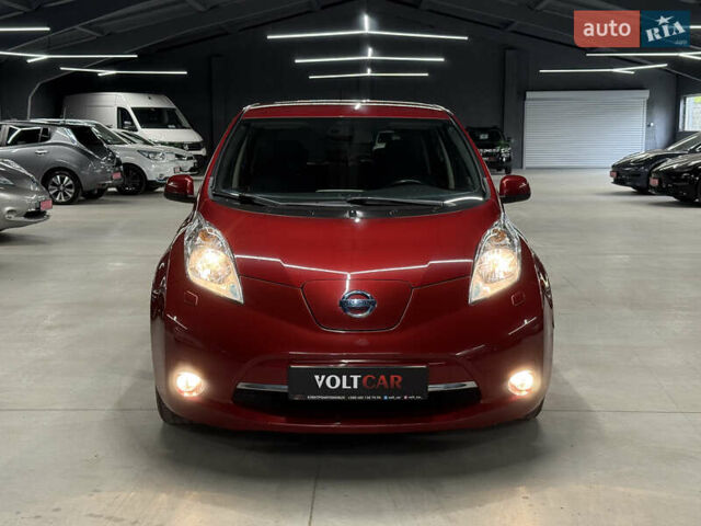 Красный Ниссан Лиф, объемом двигателя 0 л и пробегом 153 тыс. км за 6900 $, фото 11 на Automoto.ua
