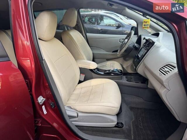 Красный Ниссан Лиф, объемом двигателя 0 л и пробегом 165 тыс. км за 7100 $, фото 4 на Automoto.ua