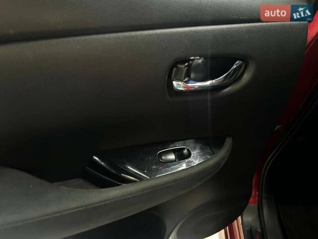 Красный Ниссан Лиф, объемом двигателя 0 л и пробегом 93 тыс. км за 7100 $, фото 18 на Automoto.ua