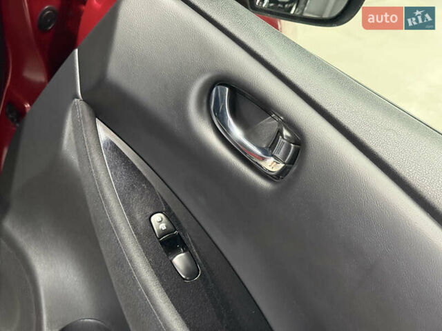 Красный Ниссан Лиф, объемом двигателя 0 л и пробегом 153 тыс. км за 6900 $, фото 66 на Automoto.ua