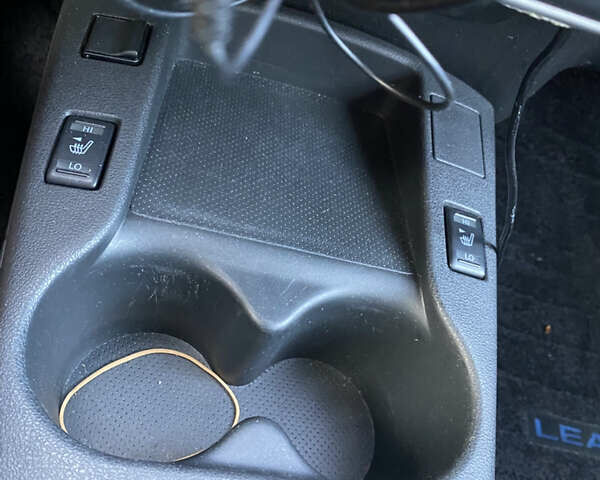 Червоний Ніссан Ліф, об'ємом двигуна 0 л та пробігом 150 тис. км за 6190 $, фото 7 на Automoto.ua