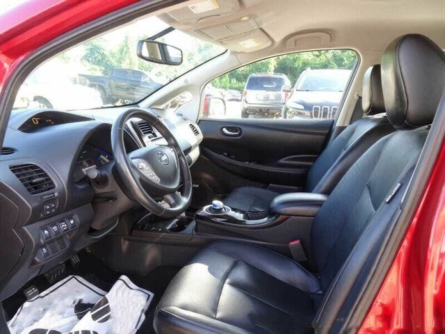 Красный Ниссан Лиф, объемом двигателя 0 л и пробегом 90 тыс. км за 6200 $, фото 9 на Automoto.ua