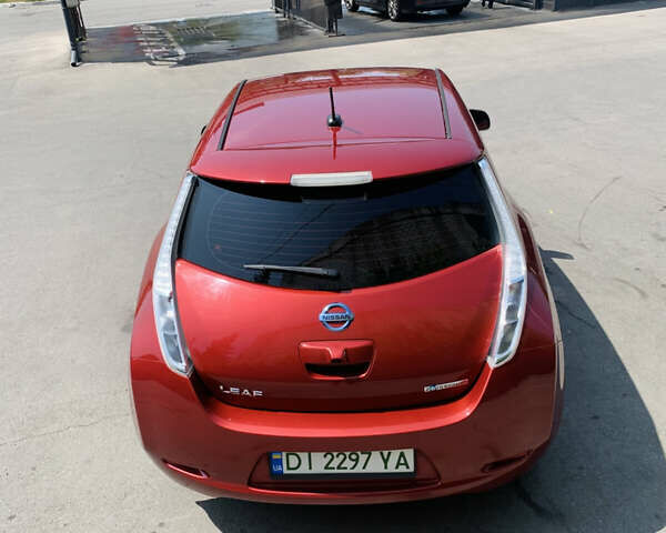 Красный Ниссан Лиф, объемом двигателя 0 л и пробегом 130 тыс. км за 8100 $, фото 9 на Automoto.ua