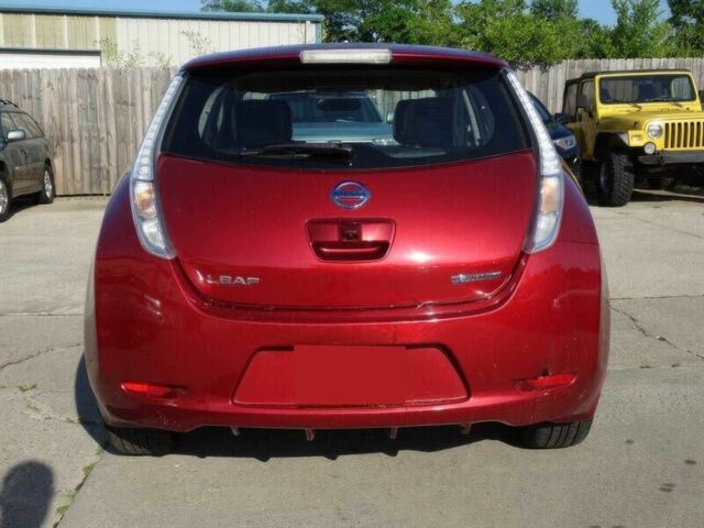 Червоний Ніссан Ліф, об'ємом двигуна 0 л та пробігом 90 тис. км за 2200 $, фото 6 на Automoto.ua