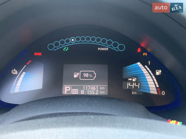 Красный Ниссан Лиф, объемом двигателя 0 л и пробегом 130 тыс. км за 8100 $, фото 22 на Automoto.ua