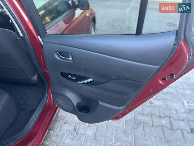 Червоний Ніссан Ліф, об'ємом двигуна 0 л та пробігом 135 тис. км за 6650 $, фото 28 на Automoto.ua