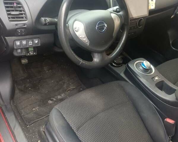 Червоний Ніссан Ліф, об'ємом двигуна 0 л та пробігом 169 тис. км за 7000 $, фото 5 на Automoto.ua