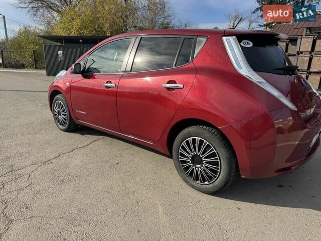 Червоний Ніссан Ліф, об'ємом двигуна 0 л та пробігом 152 тис. км за 6000 $, фото 1 на Automoto.ua