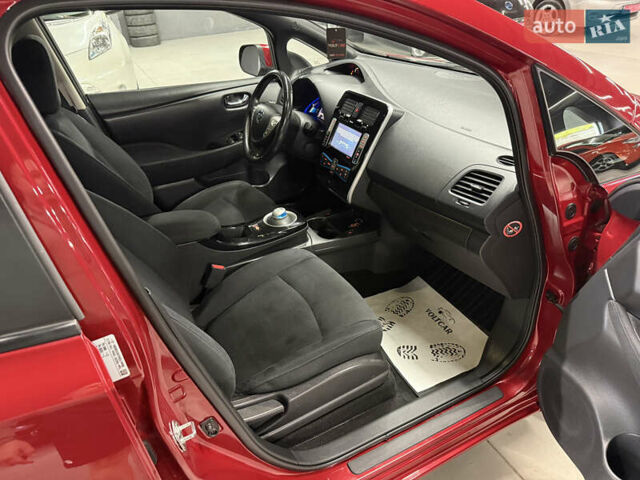 Красный Ниссан Лиф, объемом двигателя 0 л и пробегом 153 тыс. км за 6900 $, фото 61 на Automoto.ua
