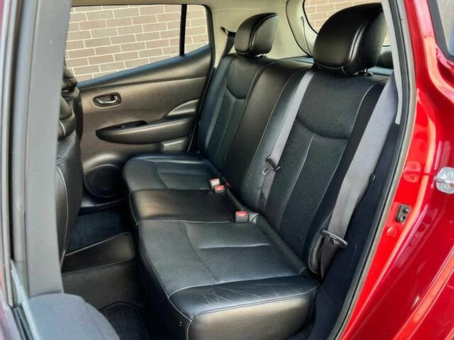 Красный Ниссан Лиф, объемом двигателя 0 л и пробегом 70 тыс. км за 6500 $, фото 9 на Automoto.ua