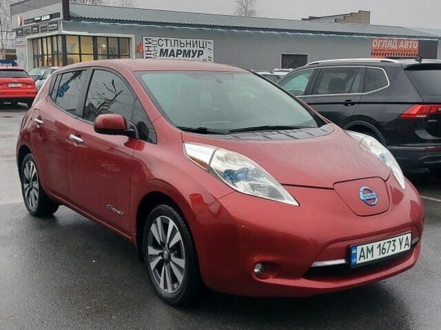 Красный Ниссан Лиф, объемом двигателя 0 л и пробегом 84 тыс. км за 7400 $, фото 1 на Automoto.ua