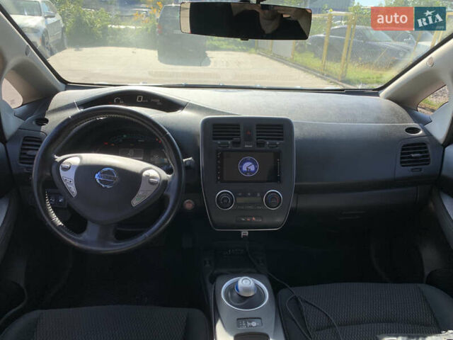 Красный Ниссан Лиф, объемом двигателя 0 л и пробегом 115 тыс. км за 5700 $, фото 9 на Automoto.ua
