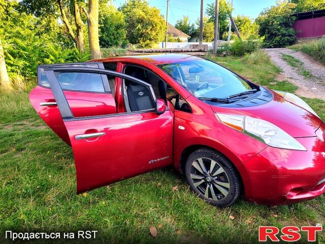 Червоний Ніссан Ліф, об'ємом двигуна 80 л та пробігом 138 тис. км за 7500 $, фото 2 на Automoto.ua