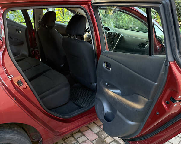 Красный Ниссан Лиф, объемом двигателя 0 л и пробегом 105 тыс. км за 7900 $, фото 9 на Automoto.ua