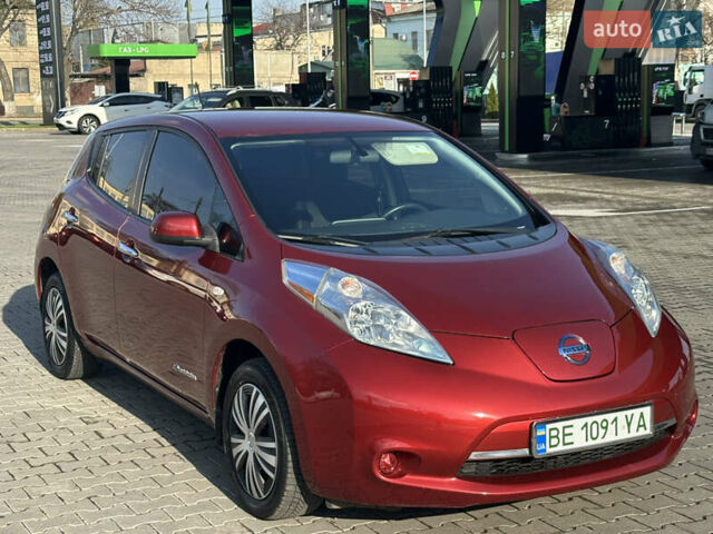Красный Ниссан Лиф, объемом двигателя 0 л и пробегом 145 тыс. км за 5950 $, фото 3 на Automoto.ua