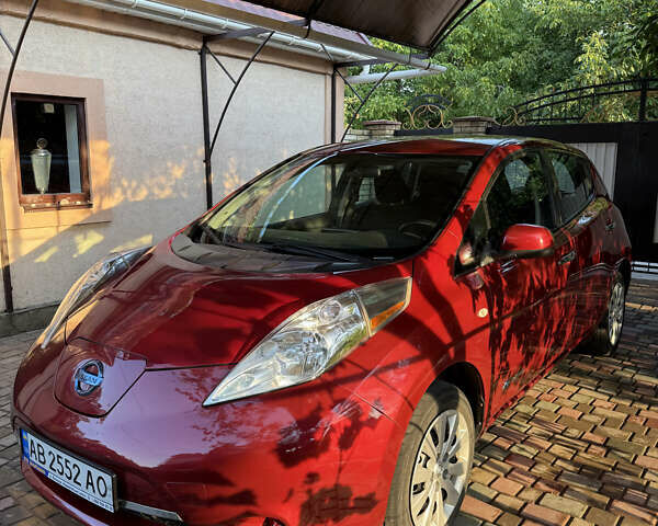 Красный Ниссан Лиф, объемом двигателя 0 л и пробегом 105 тыс. км за 7900 $, фото 3 на Automoto.ua