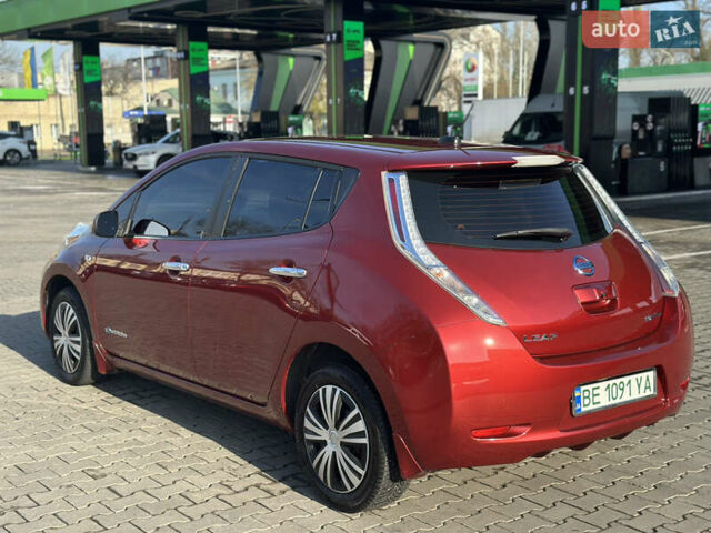 Красный Ниссан Лиф, объемом двигателя 0 л и пробегом 145 тыс. км за 5950 $, фото 18 на Automoto.ua