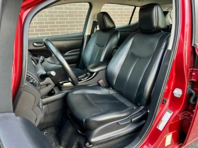 Красный Ниссан Лиф, объемом двигателя 0 л и пробегом 74 тыс. км за 3500 $, фото 7 на Automoto.ua