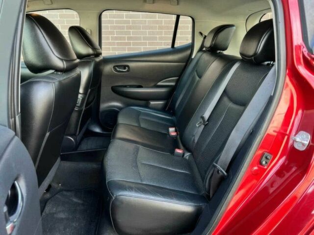 Красный Ниссан Лиф, объемом двигателя 0 л и пробегом 75 тыс. км за 8000 $, фото 11 на Automoto.ua