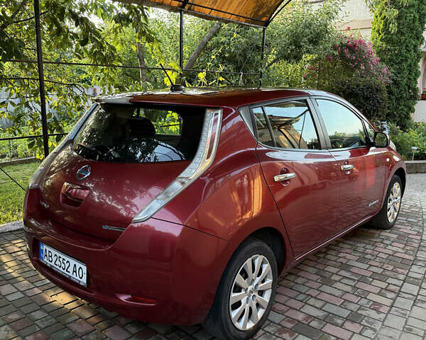 Красный Ниссан Лиф, объемом двигателя 0 л и пробегом 105 тыс. км за 7900 $, фото 4 на Automoto.ua