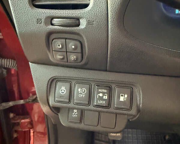 Красный Ниссан Лиф, объемом двигателя 0 л и пробегом 105 тыс. км за 7900 $, фото 17 на Automoto.ua