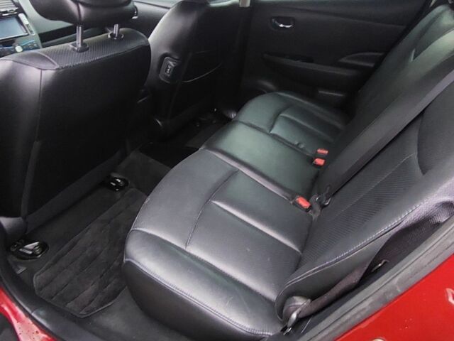 Красный Ниссан Лиф, объемом двигателя 0 л и пробегом 84 тыс. км за 7400 $, фото 13 на Automoto.ua