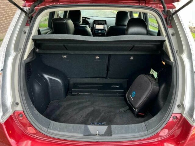 Красный Ниссан Лиф, объемом двигателя 0 л и пробегом 80 тыс. км за 2400 $, фото 10 на Automoto.ua