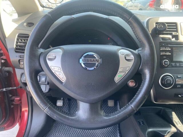 Червоний Ніссан Ліф, об'ємом двигуна 0 л та пробігом 92 тис. км за 8890 $, фото 17 на Automoto.ua