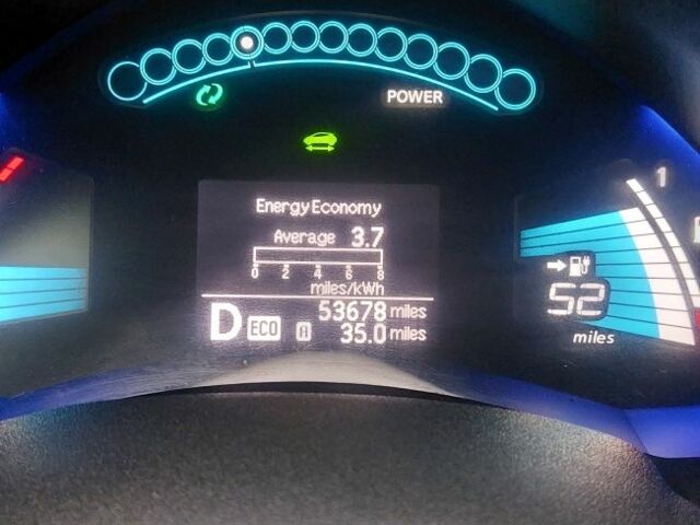 Красный Ниссан Лиф, объемом двигателя 0 л и пробегом 84 тыс. км за 7400 $, фото 4 на Automoto.ua