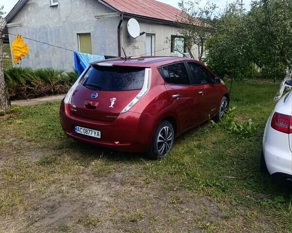 Червоний Ніссан Ліф, об'ємом двигуна 0 л та пробігом 129 тис. км за 6000 $, фото 2 на Automoto.ua