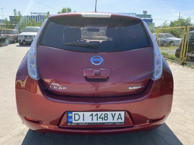 Красный Ниссан Лиф, объемом двигателя 0 л и пробегом 115 тыс. км за 5650 $, фото 6 на Automoto.ua