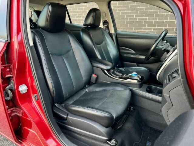 Красный Ниссан Лиф, объемом двигателя 0 л и пробегом 74 тыс. км за 3500 $, фото 8 на Automoto.ua