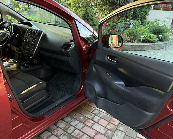 Красный Ниссан Лиф, объемом двигателя 0 л и пробегом 105 тыс. км за 7900 $, фото 8 на Automoto.ua