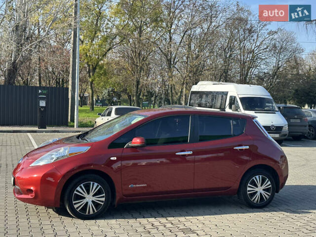 Красный Ниссан Лиф, объемом двигателя 0 л и пробегом 145 тыс. км за 5950 $, фото 8 на Automoto.ua