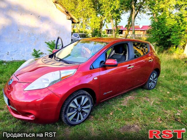 Червоний Ніссан Ліф, об'ємом двигуна 80 л та пробігом 138 тис. км за 7500 $, фото 1 на Automoto.ua