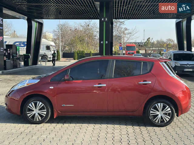 Красный Ниссан Лиф, объемом двигателя 0 л и пробегом 145 тыс. км за 5950 $, фото 19 на Automoto.ua