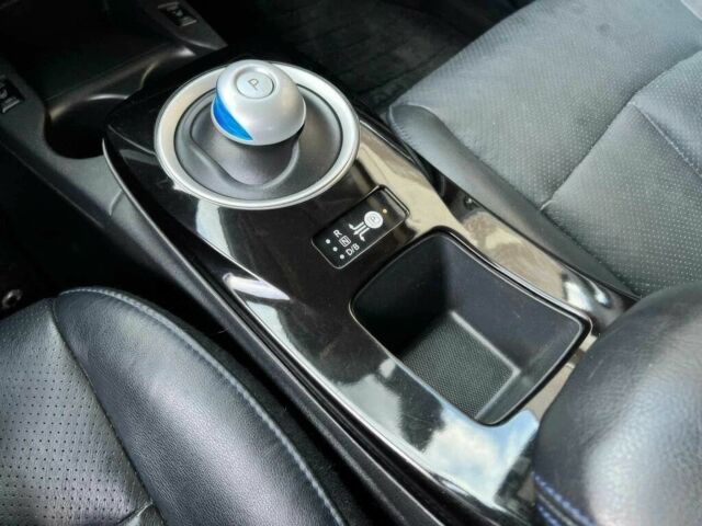 Красный Ниссан Лиф, объемом двигателя 0 л и пробегом 79 тыс. км за 4800 $, фото 9 на Automoto.ua