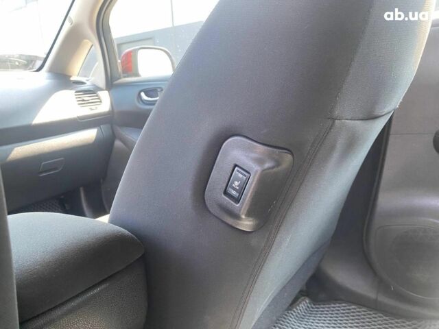 Червоний Ніссан Ліф, об'ємом двигуна 0 л та пробігом 92 тис. км за 8890 $, фото 27 на Automoto.ua