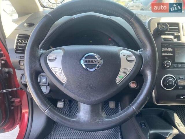 Червоний Ніссан Ліф, об'ємом двигуна 0 л та пробігом 92 тис. км за 8890 $, фото 17 на Automoto.ua