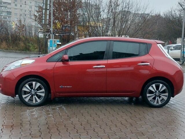 Красный Ниссан Лиф, объемом двигателя 0 л и пробегом 84 тыс. км за 7400 $, фото 22 на Automoto.ua