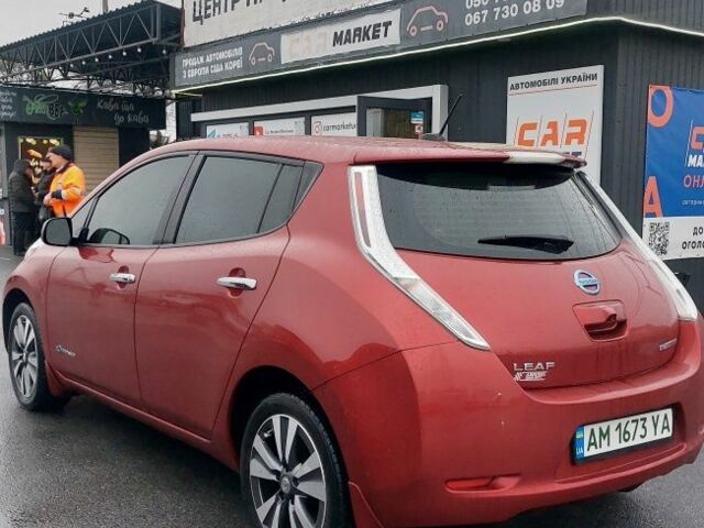 Красный Ниссан Лиф, объемом двигателя 0 л и пробегом 84 тыс. км за 7400 $, фото 2 на Automoto.ua