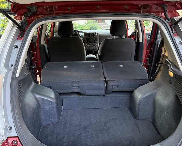 Красный Ниссан Лиф, объемом двигателя 0 л и пробегом 105 тыс. км за 7900 $, фото 12 на Automoto.ua